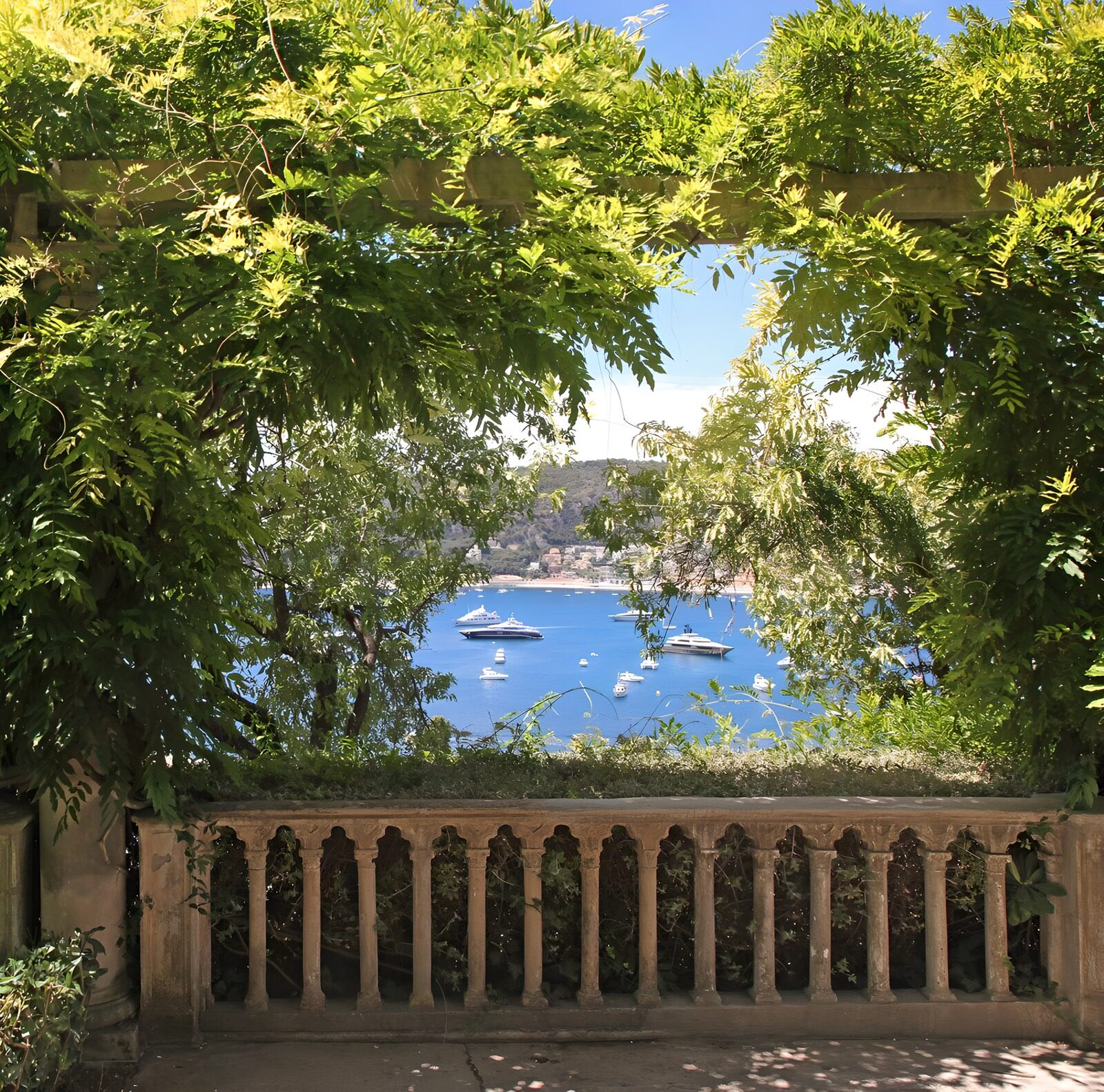 TPES15741: Pérgola con vistas a la bahía