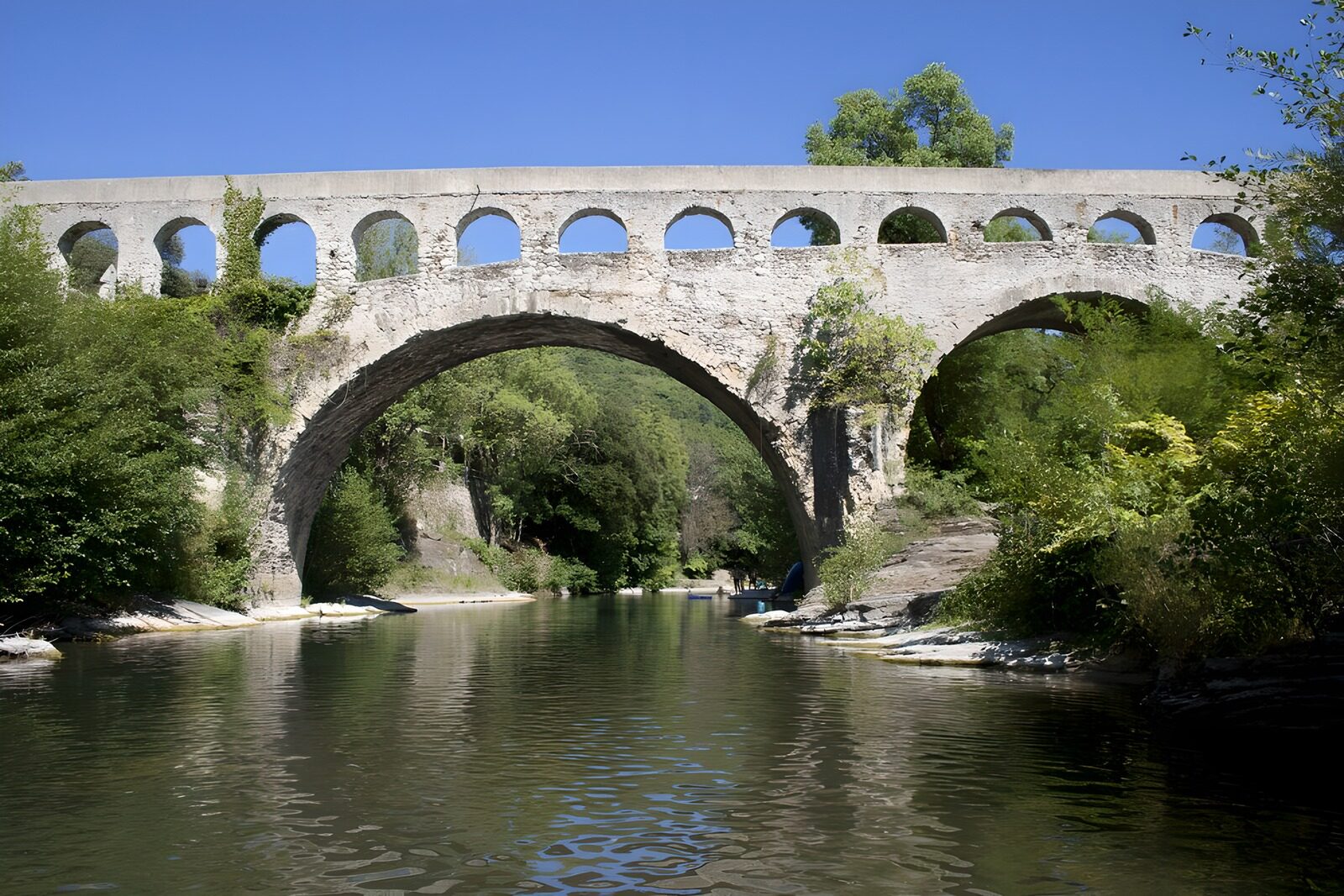 TPES42641: El río guarda la memoria del puente