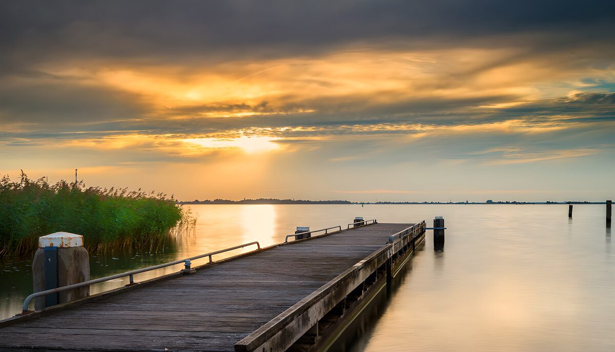 Un muelle hacia la última luz