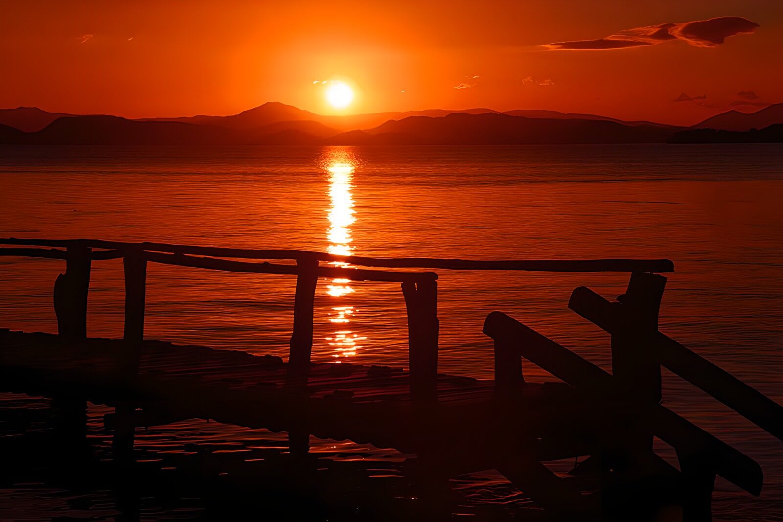 TPES80157: Atardecer rojo sobre el muelle