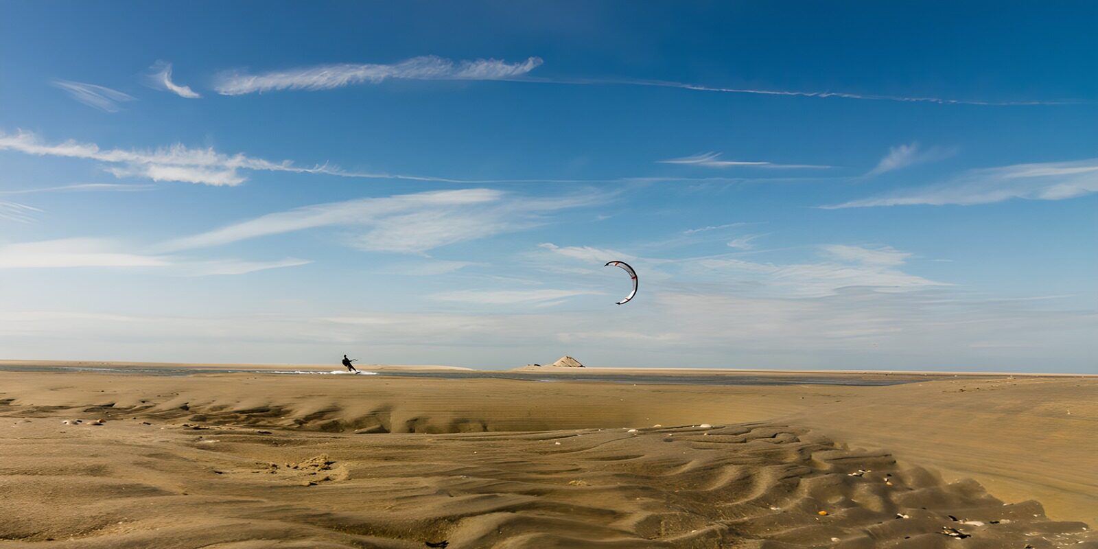 TPES97376: Kitesurf entre dunas y cielo azul