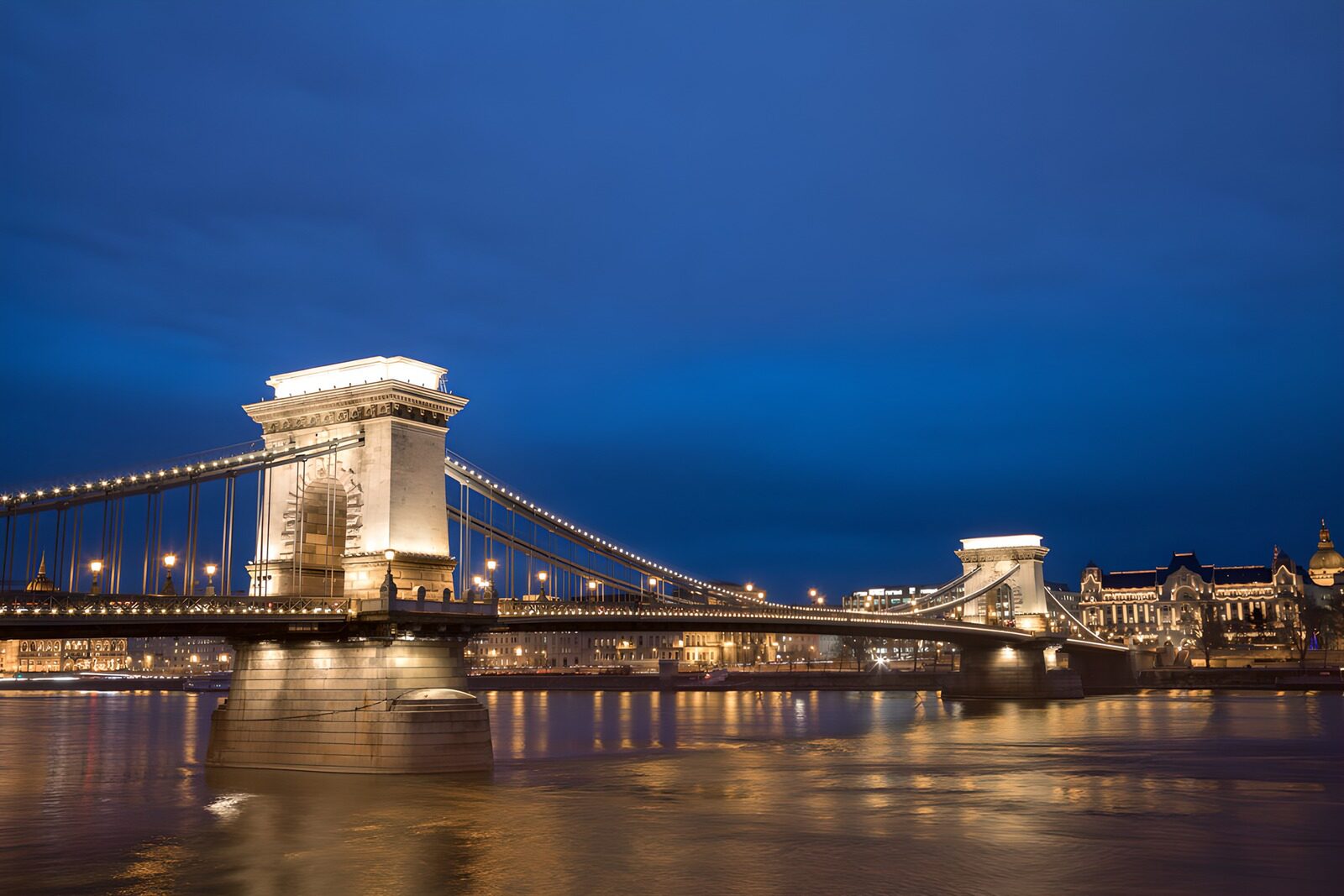 TPES37909: Puente de las Cadenas al atardecer