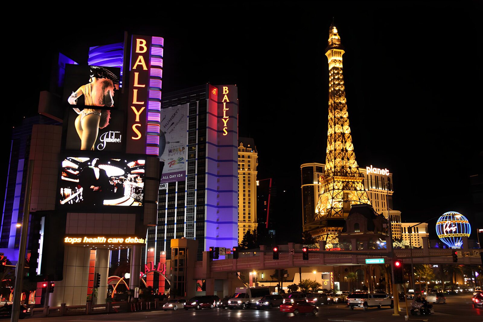 TPES63656: La torre Eiffel de Las Vegas entre neones