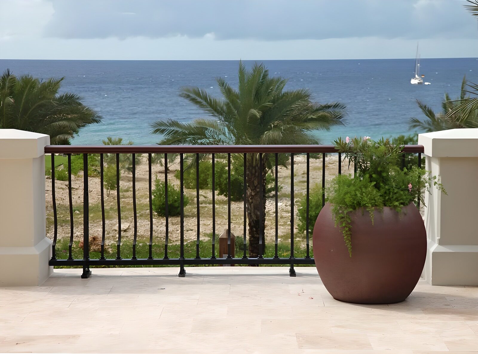 TPES58936: Terraza con palmeras y vistas al mar