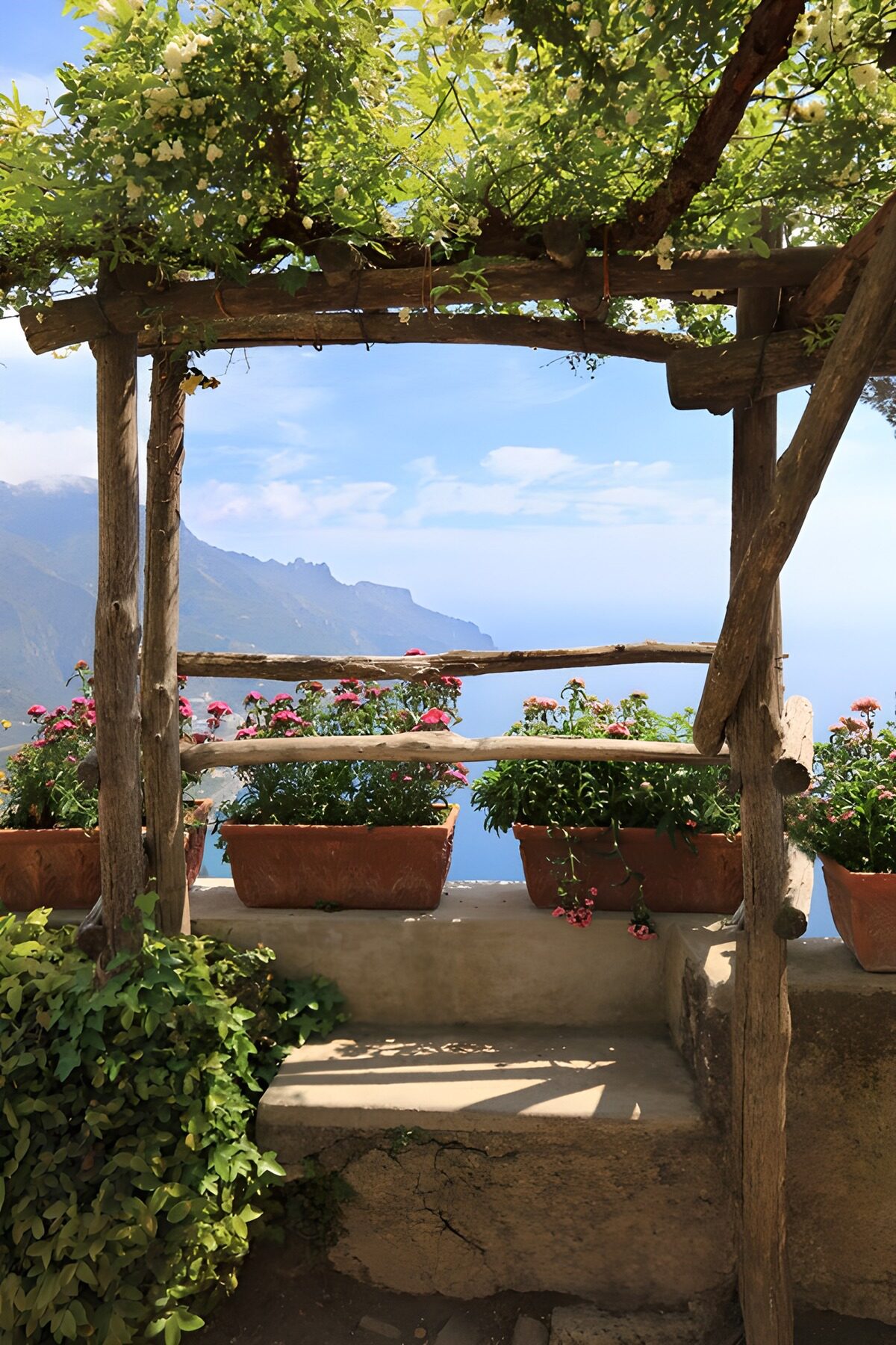 Pérgola de madera con vistas al mar