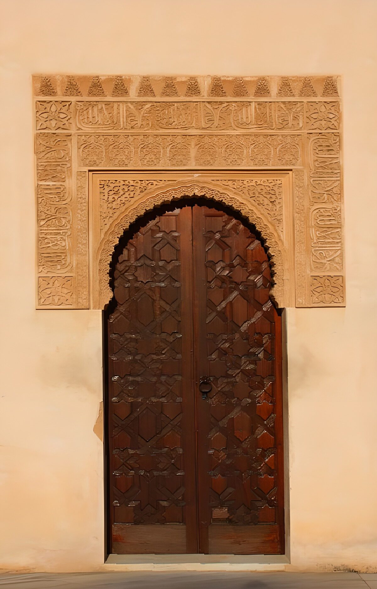 TPES74842: Puerta de madera y piedra con historia